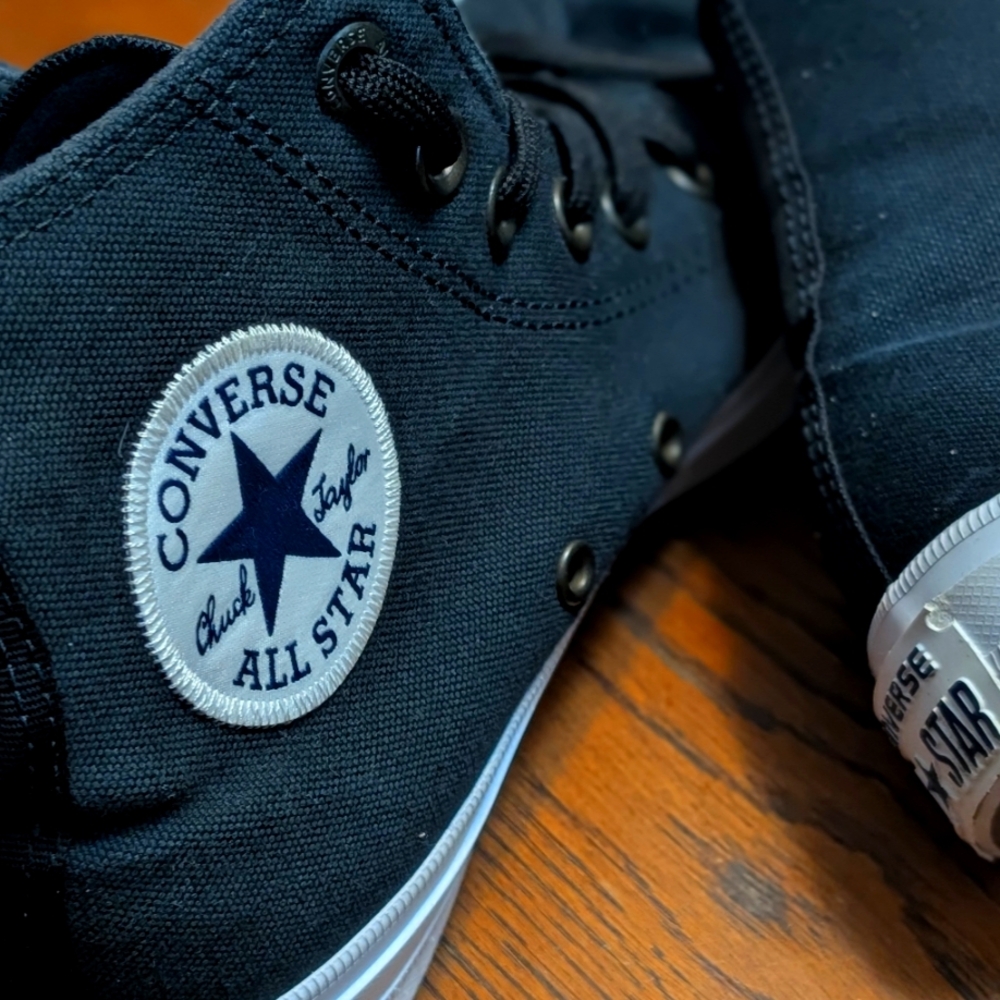 Chuck Taylor 2's Converse size 8 women's size 6 mens